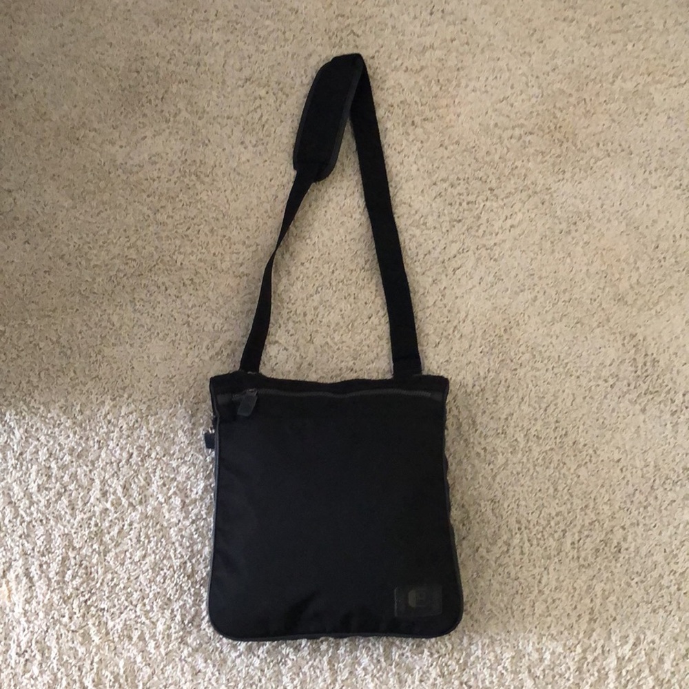 Kenneth Cole Reaction crossbody bag